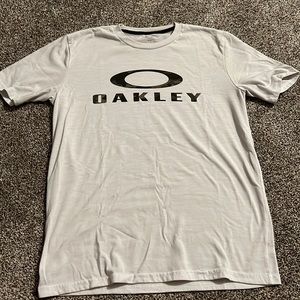 Oakley t shirt